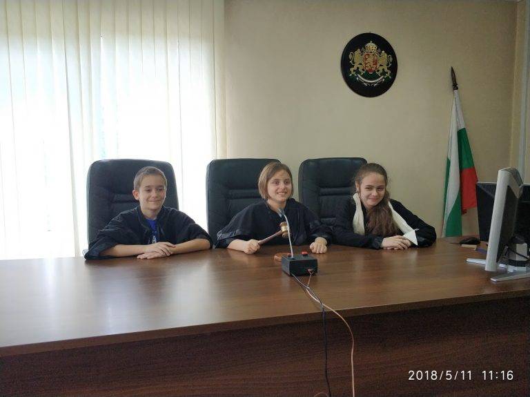 Административният съд отвори врати за най-малките ученици