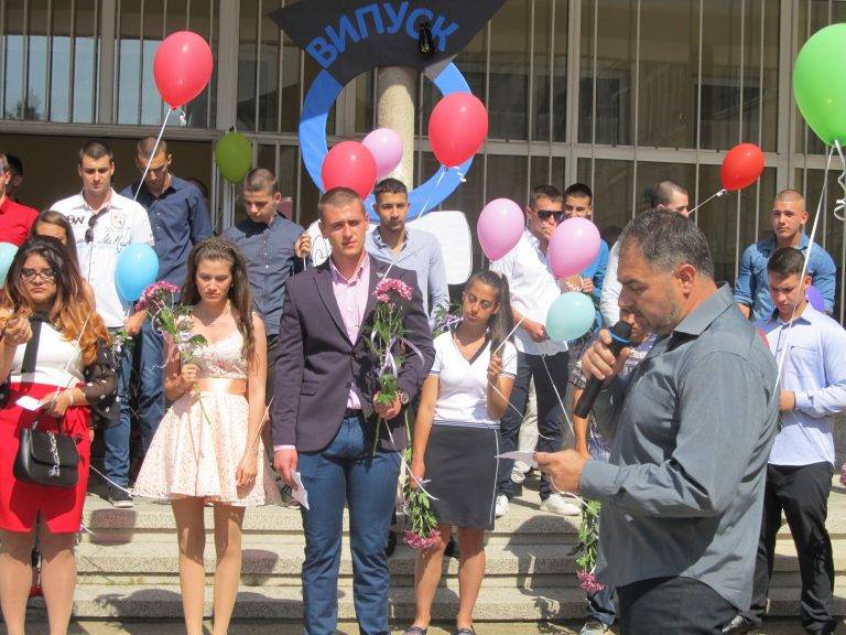 Последен звънец удари за лясковските зрелостници