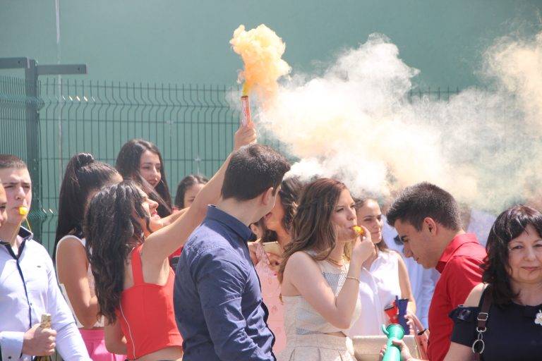 В ПМГ „Васил Друмев“ пожелаха “На добър час!” на 145 абитуриенти