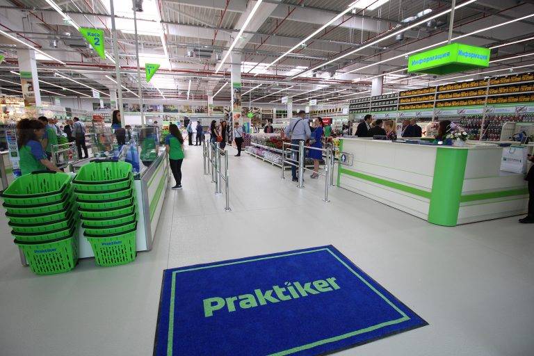 Хиляди “атакуваха” промоциите  на обновения “Практикер”