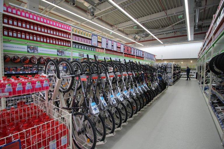 Хиляди “атакуваха” промоциите  на обновения “Практикер”