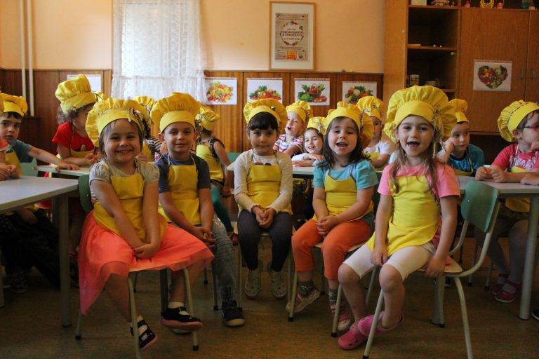 240 малчугани от ДГ „Ален мак“  станаха посланици на Джейми Оливър