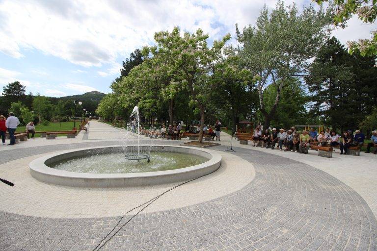 Министър, депутати и кметове откриха обновения парк “Детски кът” в Г. Оряховица