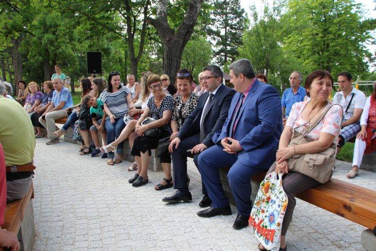 Министър, депутати и кметове откриха обновения парк “Детски кът” в Г. Оряховица