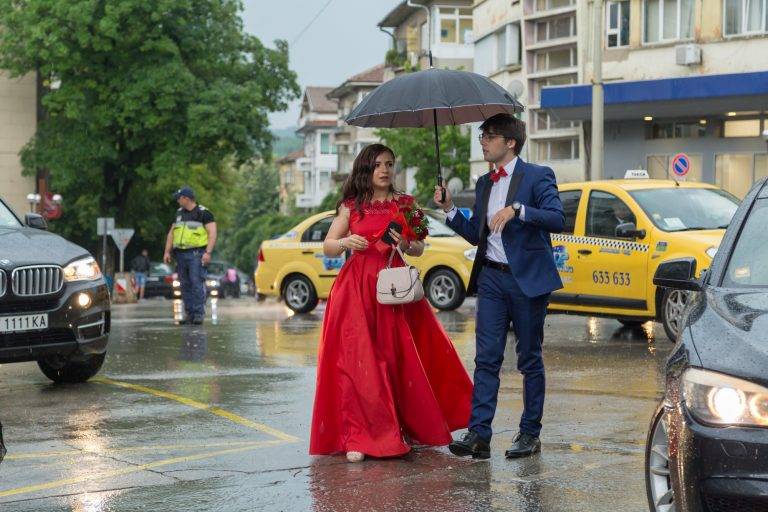 Сълзи от радост и звезден шик във втората вечер на баловете