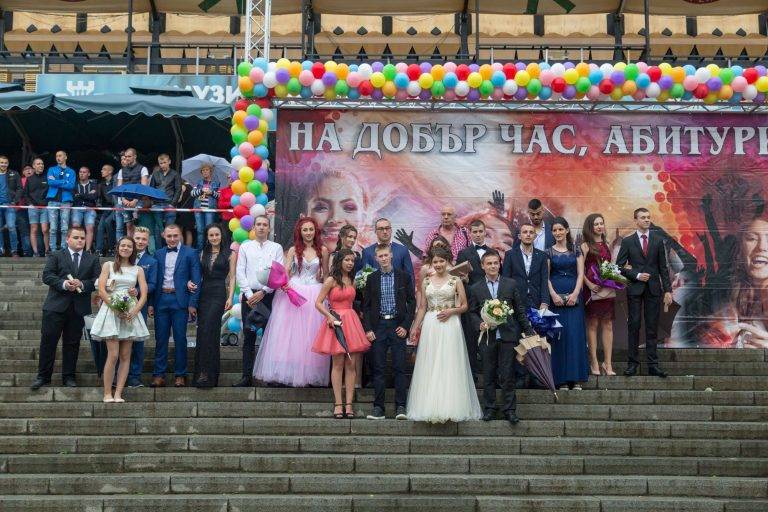 Сълзи от радост и звезден шик във втората вечер на баловете