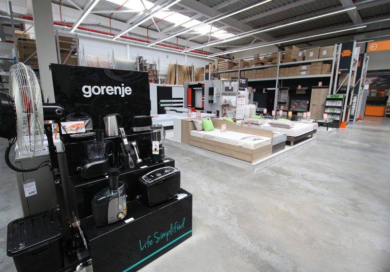 PRAKTIS отвори, предлага  най-ниските цени в района