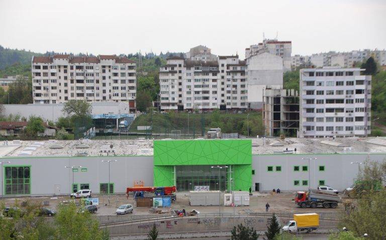 Горещи новини | Практикер отваря  на 17 май, Практис  пазят датата в тайна