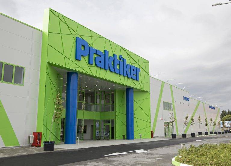 Горещи новини | Напълно обновеният „Практикер“ отваря врати във Велико Търново