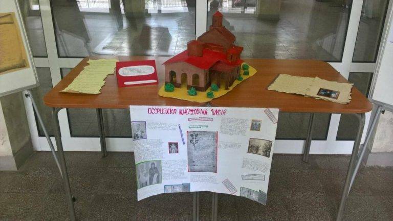 Култура | В СУ “Георги Измирлиев” се хванаха на кръшно хоро в деня на “Розите на България”