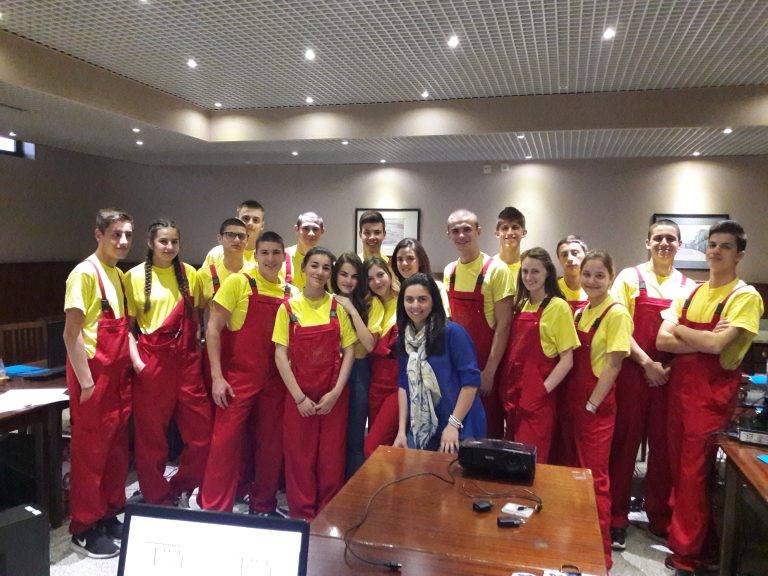 Култура | 18 ученици от ПГСАГ “Ангел Попов” стажуваха в Португалия