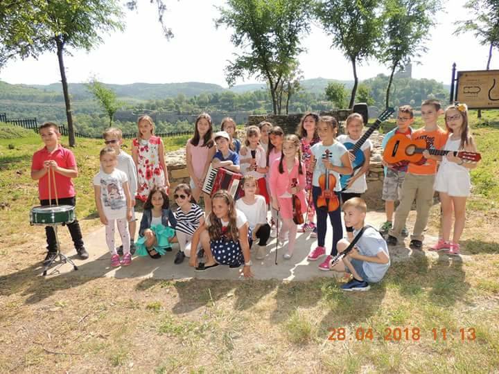 Култура | Второкласници от СУ „Емилиян Станев” изнесоха концерт на хълма Трапезица