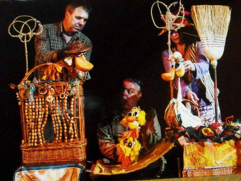 Култура | Куклен театър ВЕСЕЛ очаква „Грозното пате“ на Андерсен