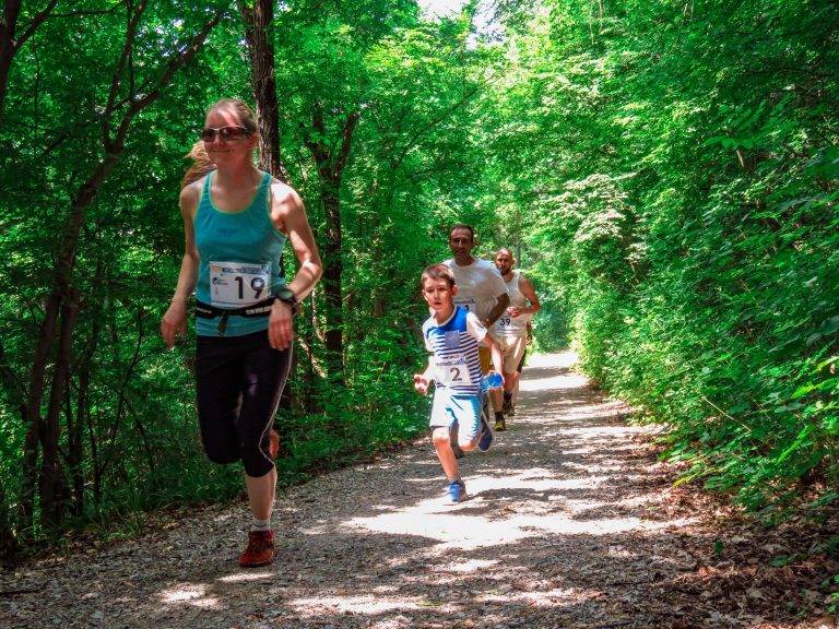 Над 30 малки и големи във В. Търново бягаха в  подкрепа на  хората с гръбначни увреждания