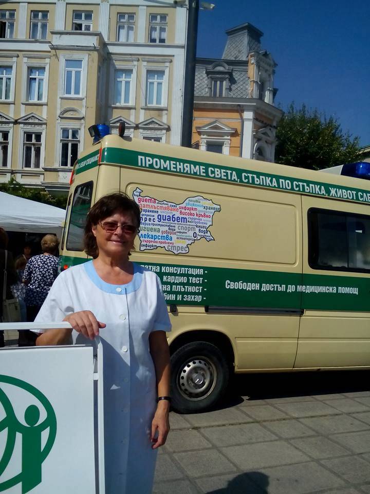 Здраве | „Здравно експо“ прави   безплатни прегледи по селата