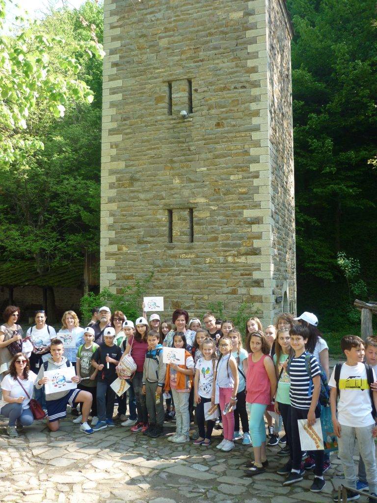 Учители и ученици от три държави гостуваха в СУ “Владимир Комаров“