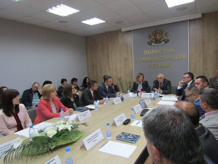 Пари и власт | Проф. д-р Любомира Попова участва в  среща на тема противодействие на корупцията