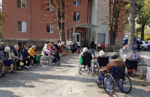 Крими | Обраха дома за възрастни в Караисен