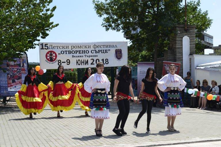 Горещи новини | Фестивал събра 1500 деца от цяла България във Велико Търново