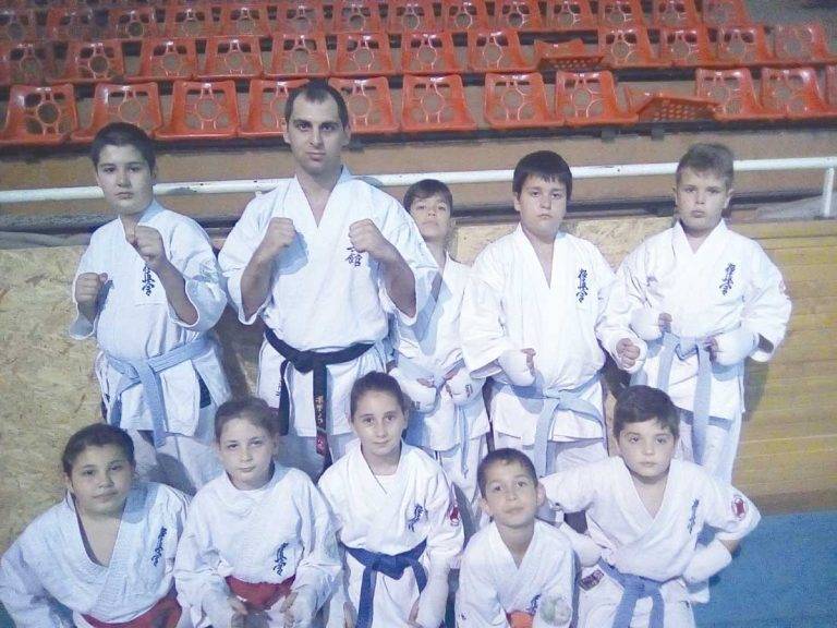 Спорт | 4 медала спечелиха свищовски каратисти от държавното