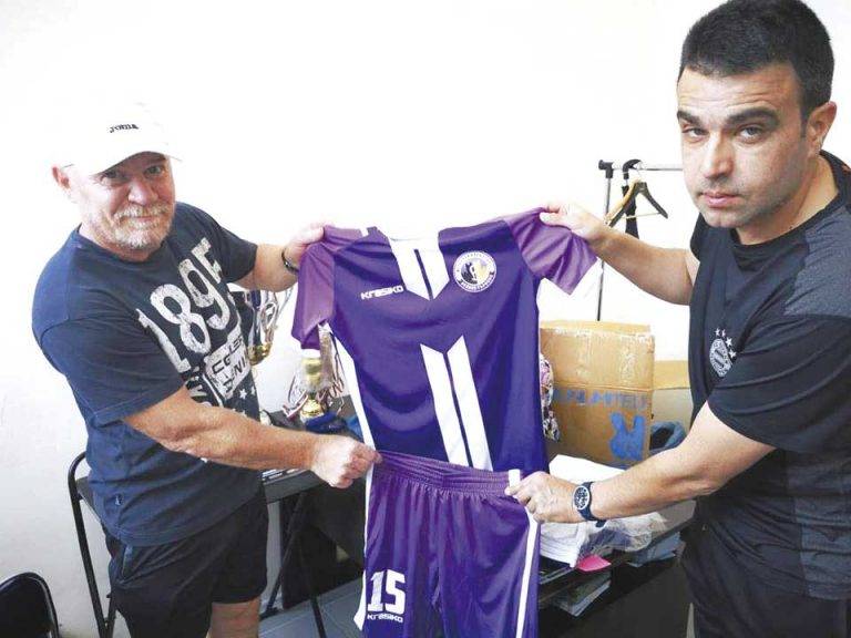 Спорт | Етърци (2007) тръгват на държавни финали, получиха нова екипировка