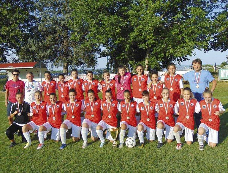 Спорт | Етърки получиха бронзовите отличия след 2:0 над “Севлиево”