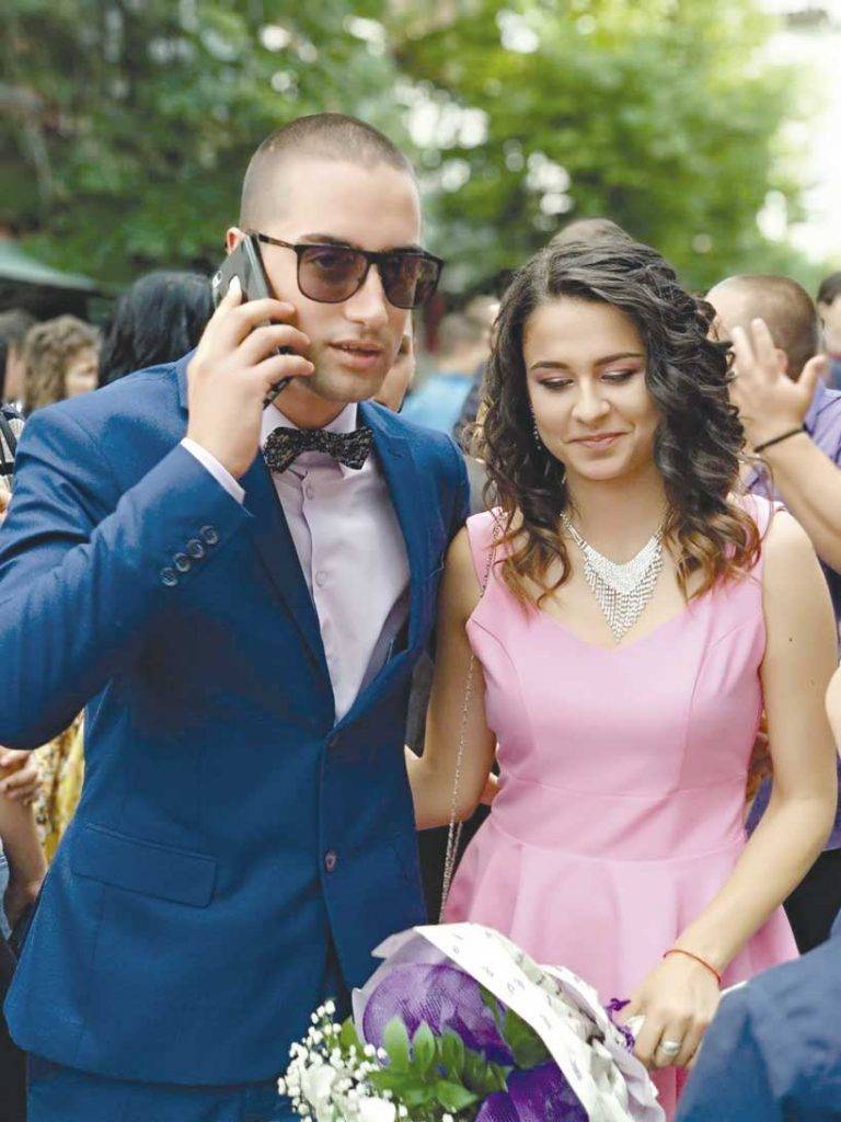 Читателите на “Янтра ДНЕС” избраха  най-хубавите абитуриентски снимки