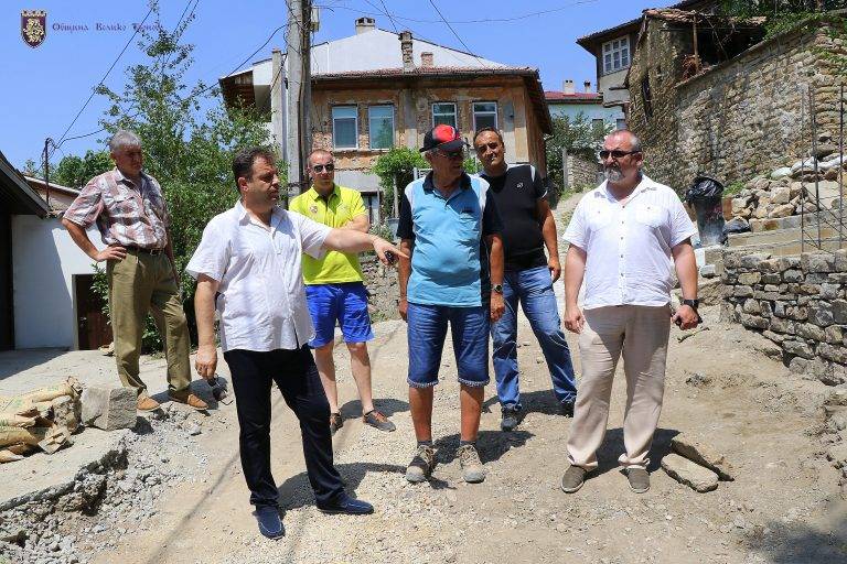 Общество | Кметът Даниел Панов инспектира ремонтите на инфраструктурата в Старо Търново