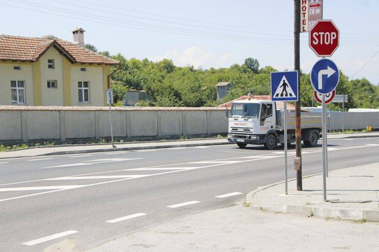 Общество | След жалба на майка направиха  пешеходна пътека в Шереметя