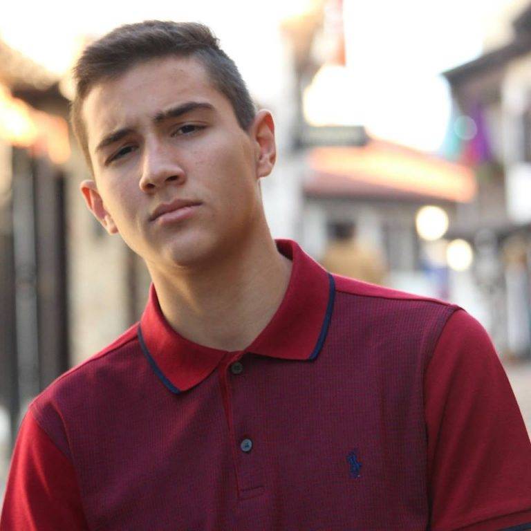 Спорт | Юноша на “Етър” спечели пълна стипендия за Brooke House College