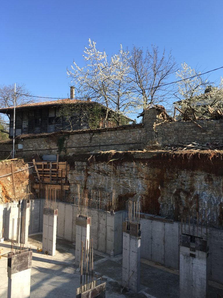 Общество | От читателската поща: Какво автентично и културно остана в Арбанаси?