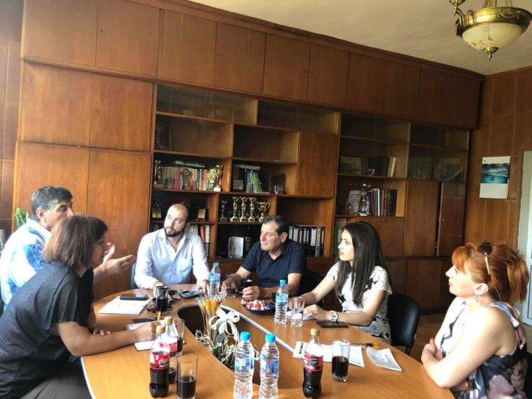 Депутатът Станислава Стоянова проведе срещи с ръководствата на Аграрната гимназия и Комплекса за социални услуги в Павликени