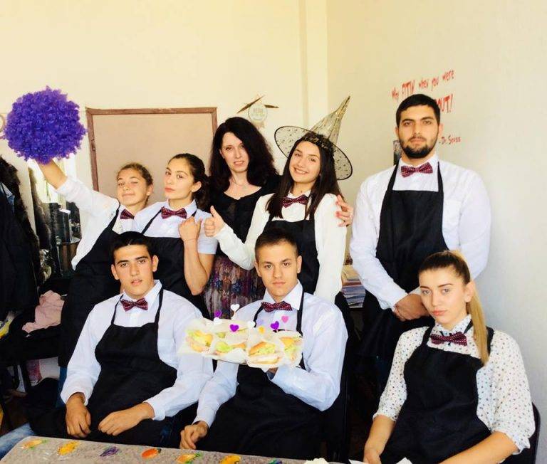 Общество | Млади предприемачи от Спортното  училище с награда за изгряващи звезди