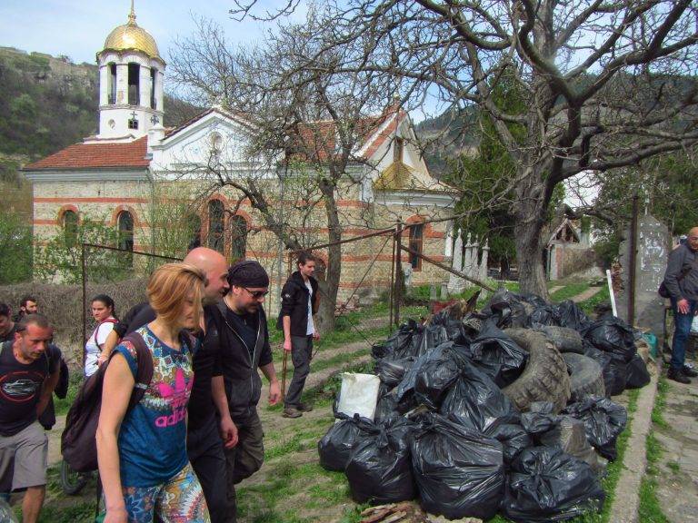 Доброволци отново почистиха  парка Ксилифор
