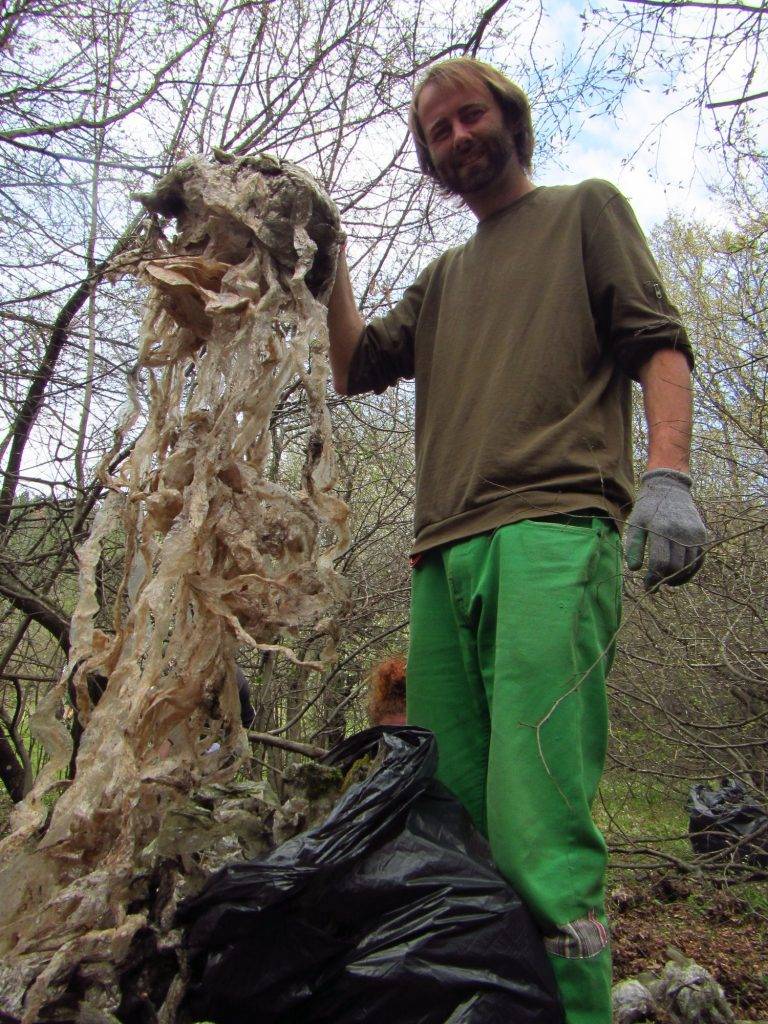 Доброволци отново почистиха  парка Ксилифор