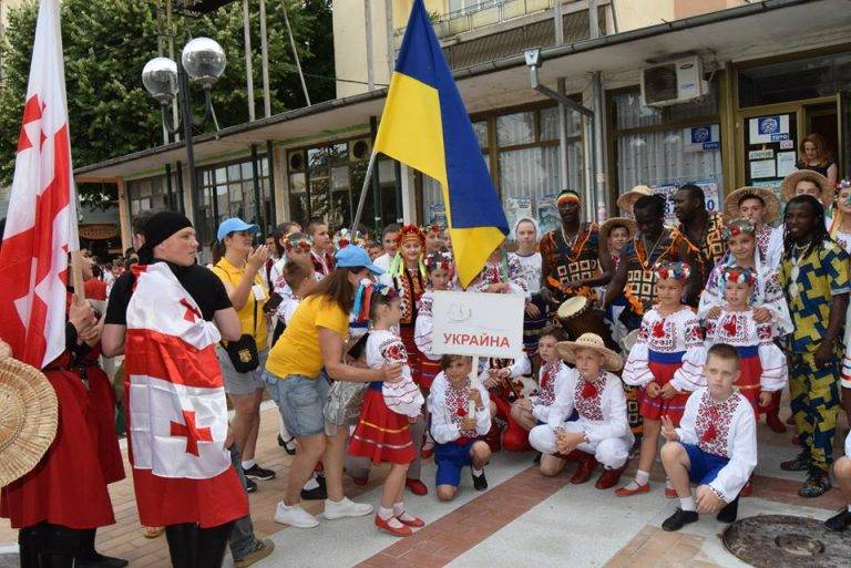 Изпълнители от пет държави превзеха Горна Оряховица