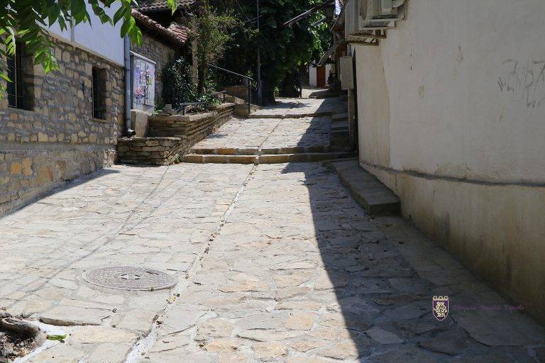 Кметът Даниел Панов инспектира ремонтите на инфраструктурата в Старо Търново