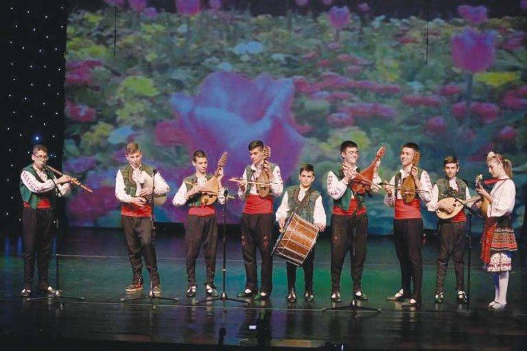 Общество | Над 3000 деца са преминали през школата по родолюбие на “Българче” за 50 години