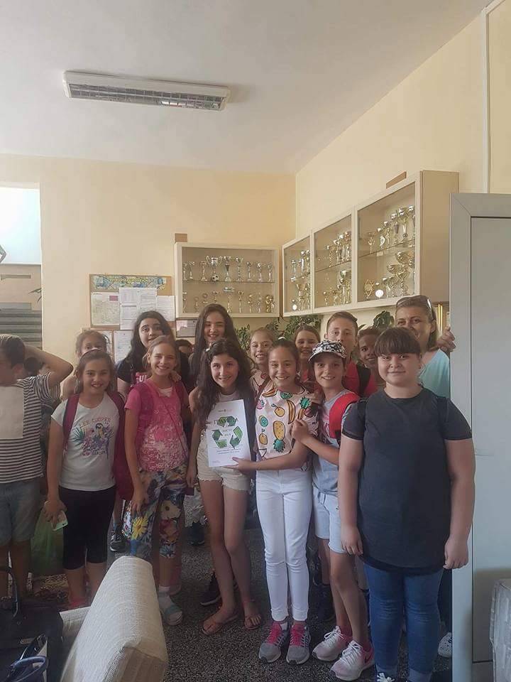Общество | 1 тон хартия събраха учениците в ОУ “Бачо Киро”