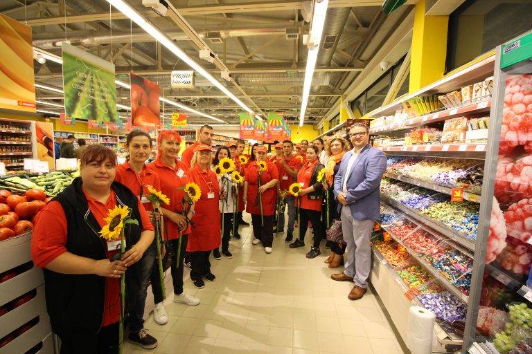 Т МАРКЕТ отвори във Велико Търново с много промоции и ниски цени