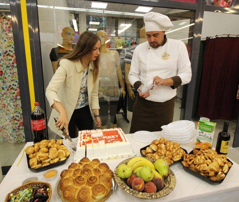 Т МАРКЕТ отвори във Велико Търново с много промоции и ниски цени