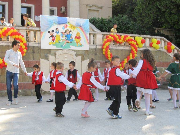 Забавен празник имаха децата на Лясковец