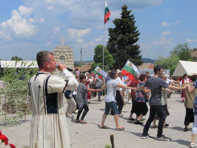 В Мерданя хайдушки песни огласиха селото за осма поредна година