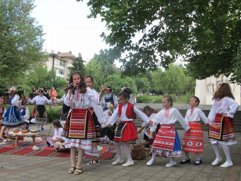 Чудна седянка организираха самодейци за празника на Лясковец