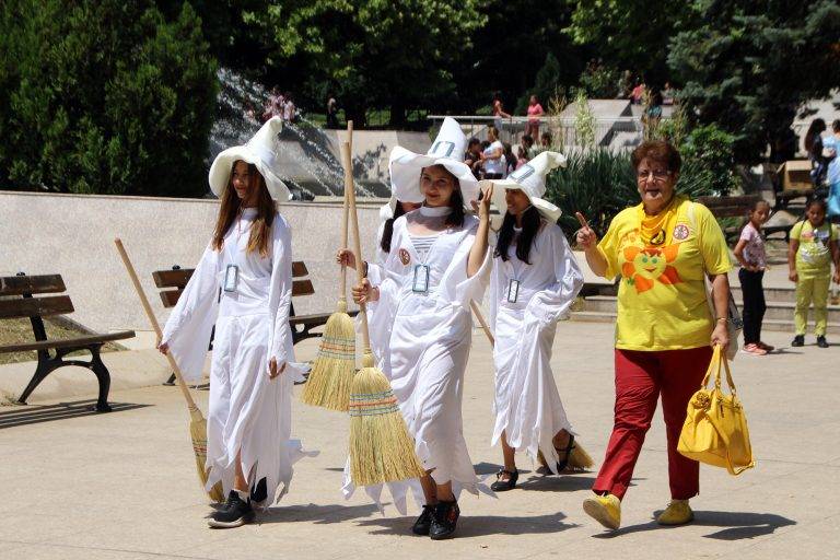 Лоренцо на Софи Маринова пя  на ромския фестивал във В. Търново