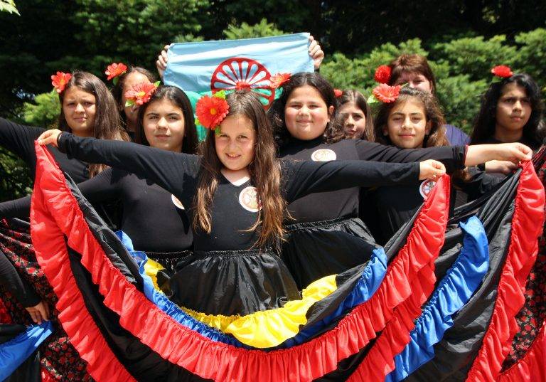 Лоренцо на Софи Маринова пя  на ромския фестивал във В. Търново