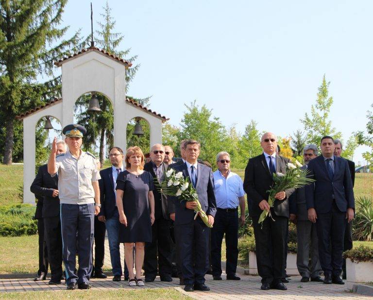 Общество | Комисията по отбрана за първи път заседава във НВУ “Васил Левски”