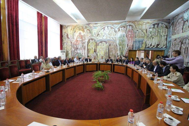 Комисията по отбрана за първи път заседава във НВУ “Васил Левски”