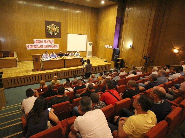 Горещи новини | Над 300 фирми ще фалират  заради новия закон за горивата