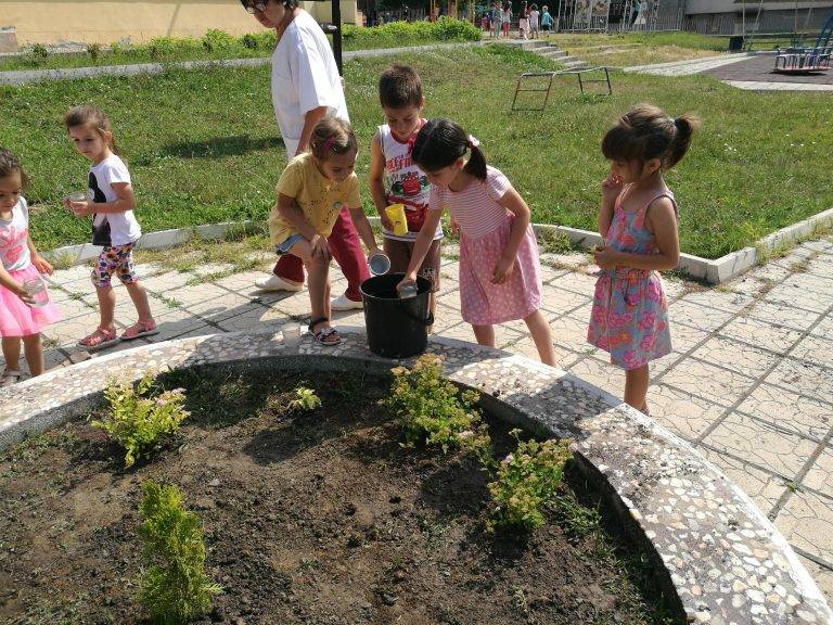 Екипът на евродепутатът Ева Майдел (ГЕРБ/ЕНП) и децата от ДГ „Райна Княгиня“ отбелязаха Световния ден за опазване на околната среда